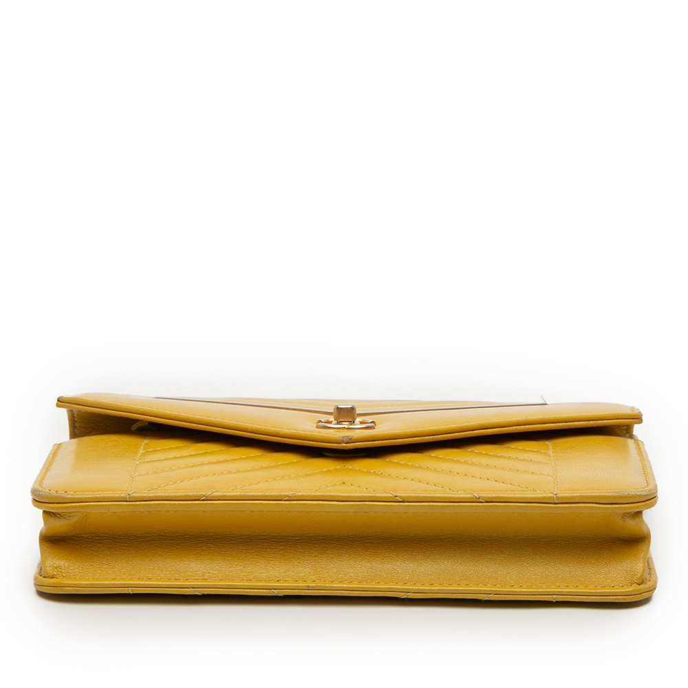 Pre-Loved Chanel Small Reversed Chevron Lambskin Flap - Picture 3 of 12